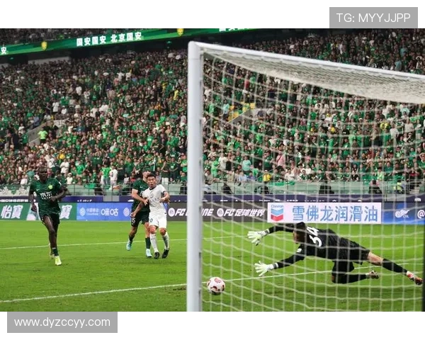 上海足球队技艺揭秘：从战术布局到球员素养的全面分析