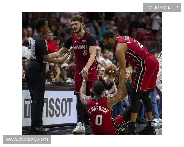 08年热火与爵士的巅峰对决回顾球星风采与精彩瞬间再现 08年热火与爵士的巅峰对决回顾球星风采与精彩瞬间再现